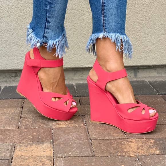 Valentine Red Peep Toe Towering Platform Wedge - Picture 8 of 8